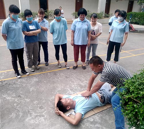 1571970499670607.jpg 10 23 印刷部消防演練 小2.jpg